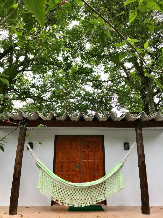 Villa Casa A Beira Do Rio Jaguareguava Na Mata Atlantica Em Bertioga Sp Exterior foto