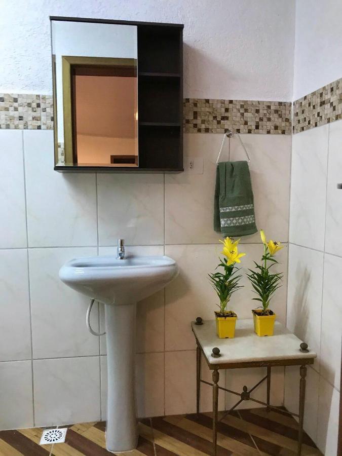Villa Casa A Beira Do Rio Jaguareguava Na Mata Atlantica Em Bertioga Sp Exterior foto