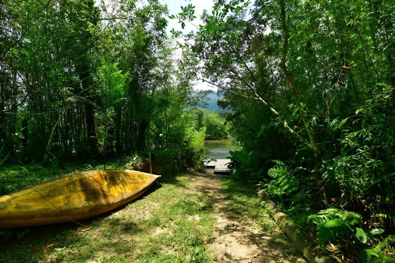 Villa Casa A Beira Do Rio Jaguareguava Na Mata Atlantica Em Bertioga Sp Exterior foto